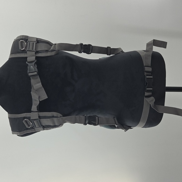 Pet Carrier Backpack with Mesh Window - Picture 15 of 16